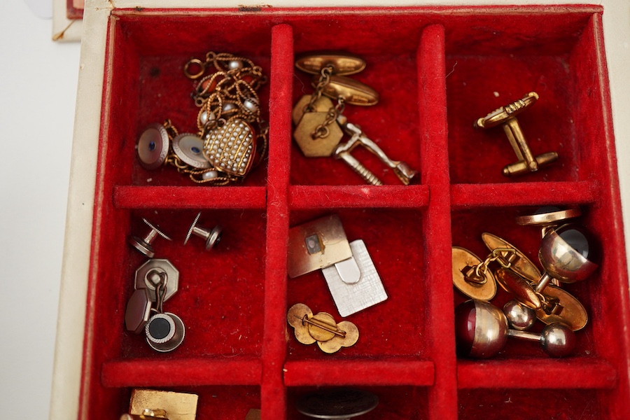 A collection of jewels and accessories, comprising: an Edwardian seed pearl heart-shaped locket in gold, length 2.1cm, stamped 9ct, gross weight approximately 3.5 grams; a coral and cultured pearl bracelet in 9ct gold, l